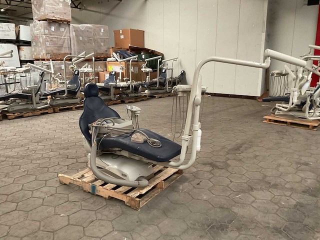 Midmark tandartsstoel - afbeelding 1 van  7