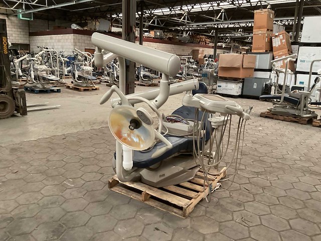 Midmark tandartsstoel - afbeelding 2 van  7