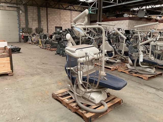 Midmark tandartsstoel - afbeelding 2 van  7