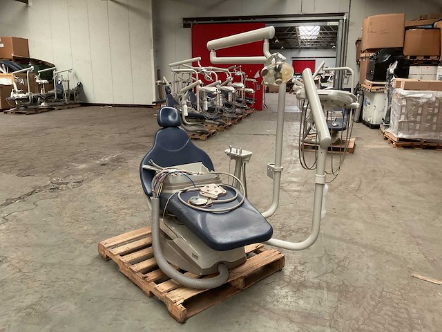 Midmark tandartsstoel - afbeelding 1 van  7