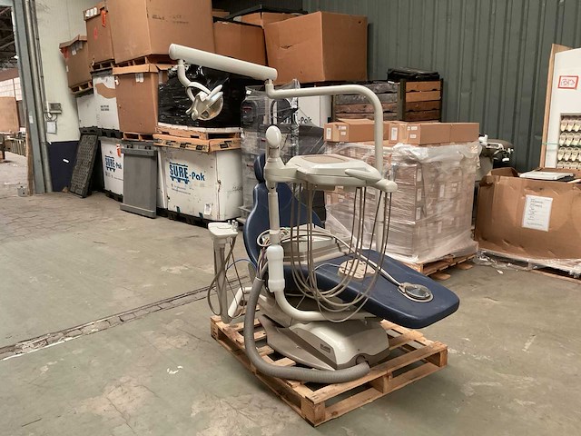 Midmark tandartsstoel - afbeelding 1 van  7