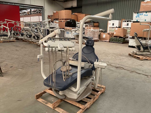 Midmark tandartsstoel - afbeelding 2 van  7