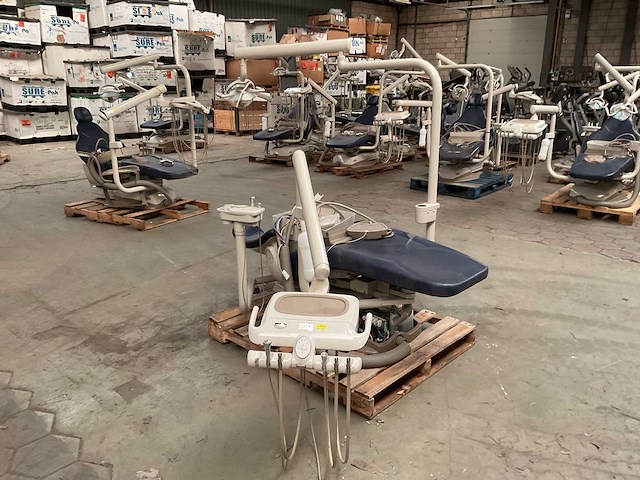 Midmark tandartsstoel - afbeelding 1 van  7