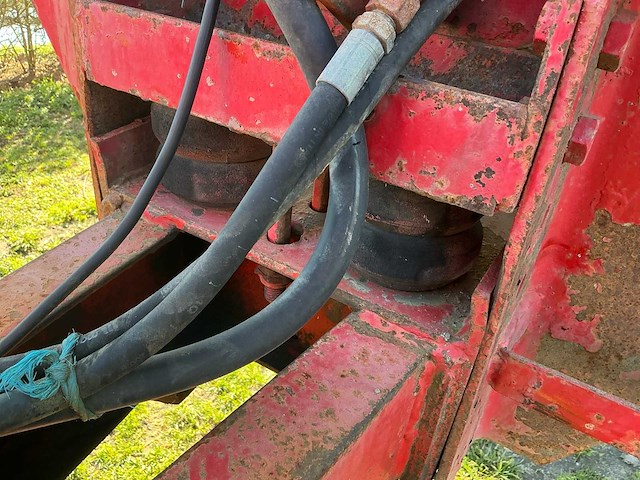 Miedema hst2a kipper op rupsen - afbeelding 7 van  25