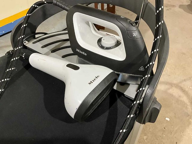 Miele - b 2847 - strijksysteem - afbeelding 4 van  7