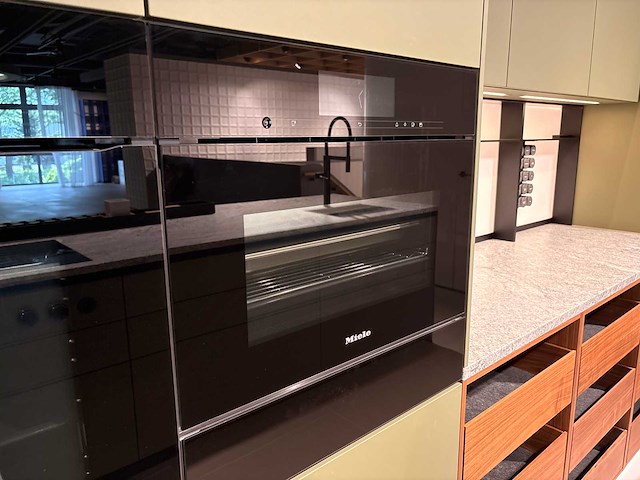Miele - dgc7845hcx pro - combi-stoomoven (c) - afbeelding 1 van  2