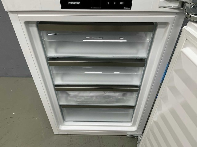 Miele - fns7140e - inbouw vriezer - afbeelding 9 van  11