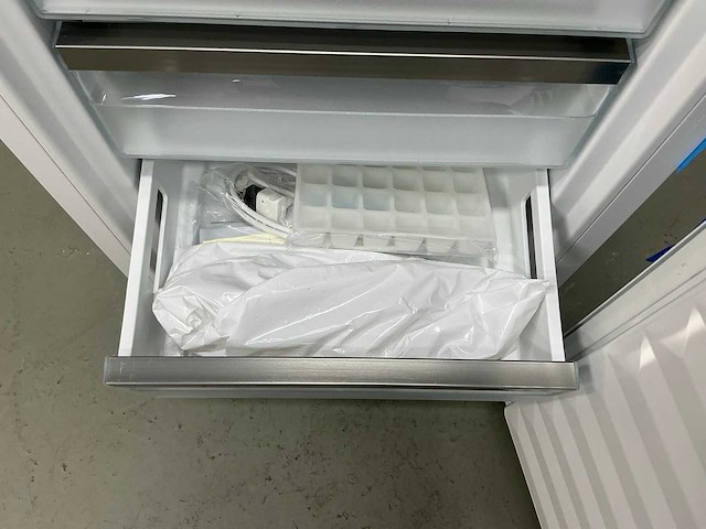 Miele - fns7140e - inbouw vriezer - afbeelding 10 van  11