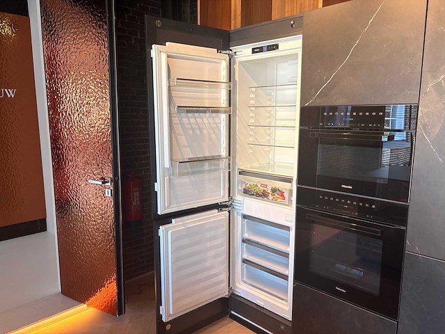 Miele - kfn7734f - koelkast (c) - afbeelding 1 van  3