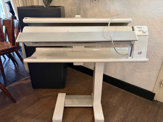 Miele b890 mangelmachine - afbeelding 1 van  4