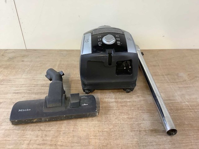 Miele compact c1 stofzuiger - afbeelding 1 van  9