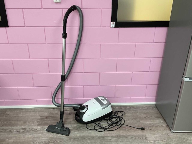 Miele complete c2 stofzuiger - afbeelding 1 van  2