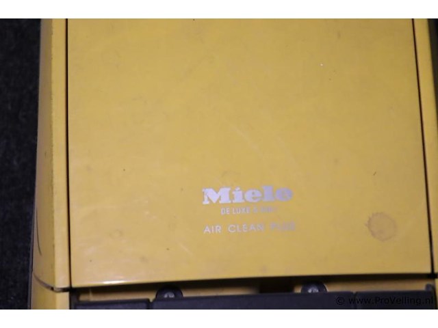 Miele de luxe stofzuiger met stofzuigerzakken - afbeelding 2 van  5