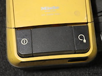 Miele de luxe stofzuiger met stofzuigerzakken - afbeelding 3 van  5