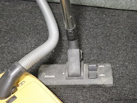 Miele de luxe stofzuiger met stofzuigerzakken - afbeelding 4 van  5
