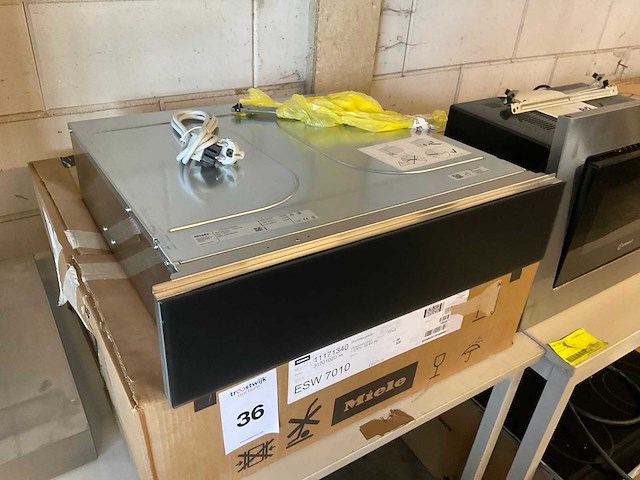 Miele esw 7010 inbouw warmhoudlade - afbeelding 1 van  4