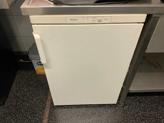 Miele f1312s vriezer - afbeelding 1 van  4