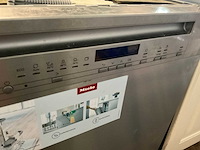 Miele inbouw vaatwasser met rvs deurfront - afbeelding 3 van  6