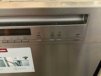 Miele inbouw vaatwasser met rvs deurfront - afbeelding 4 van  6