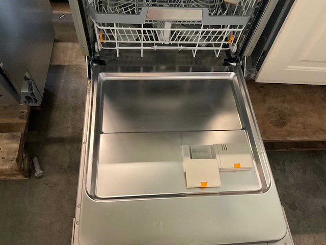 Miele inbouw vaatwasser met rvs deurfront - afbeelding 6 van  6