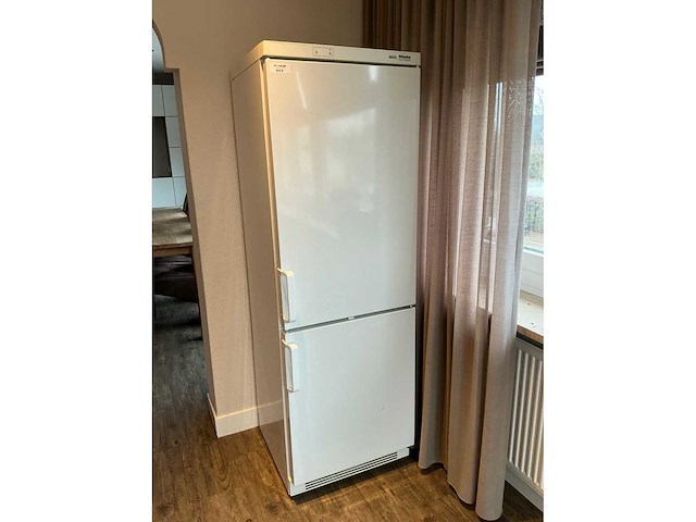Miele koelkast - afbeelding 2 van  3