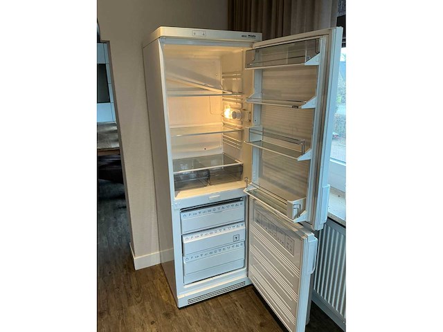 Miele koelkast - afbeelding 3 van  3