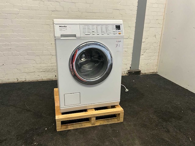 Miele wasmachine - afbeelding 1 van  9