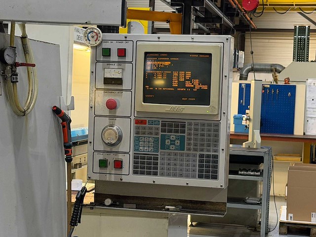 Mikron haas - vce1250 - cnc vertical machining centre - 1996 - afbeelding 2 van  8