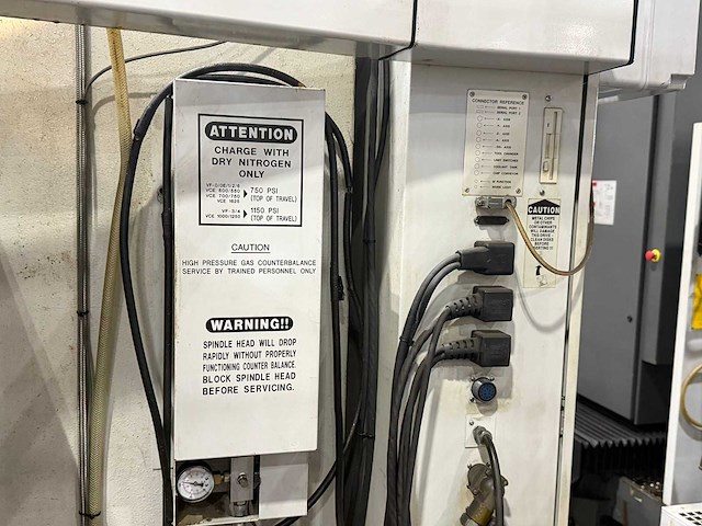 Mikron haas - vce1250 - cnc vertical machining centre - 1996 - afbeelding 4 van  8