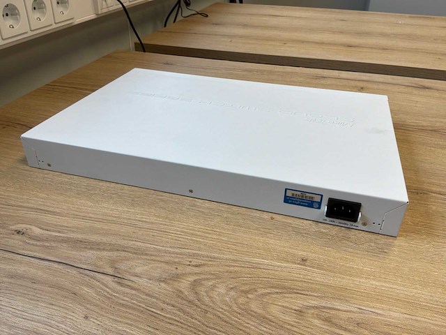 Mikrotik cr328-24p/ rb401gs+rm switch & router - afbeelding 3 van  4