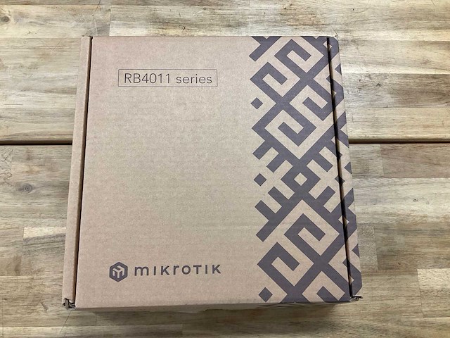 Mikrotik rb4011 series router - afbeelding 1 van  4