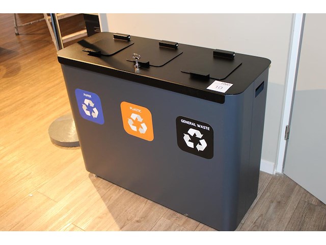 Milieubox semi-verrijdbaar. afmeting 94 x 36 x 74 cm. - afbeelding 1 van  2
