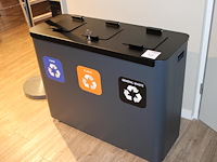 Milieubox semi-verrijdbaar. afmeting 94 x 36 x 74 cm.