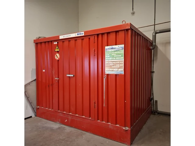Milieucontainer met inhoud, hiltra - afbeelding 31 van  42