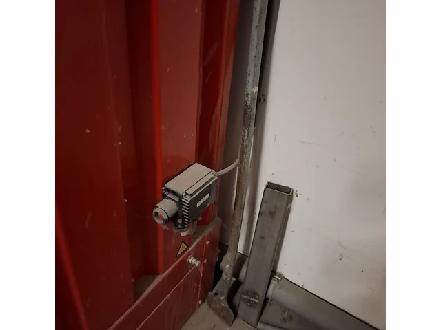 Milieucontainer met inhoud, hiltra - afbeelding 32 van  42