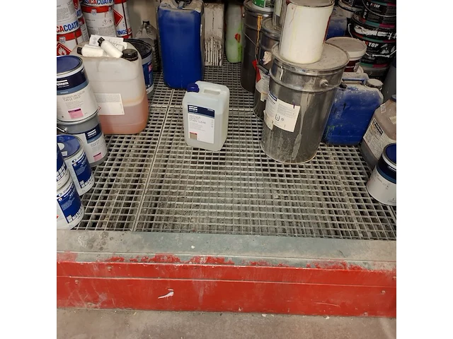Milieucontainer met inhoud, hiltra - afbeelding 36 van  42