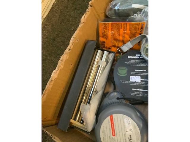 Militaria divers in 2 bakken - afbeelding 6 van  6