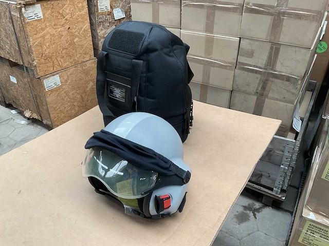 Military pilot helmet - afbeelding 2 van  8