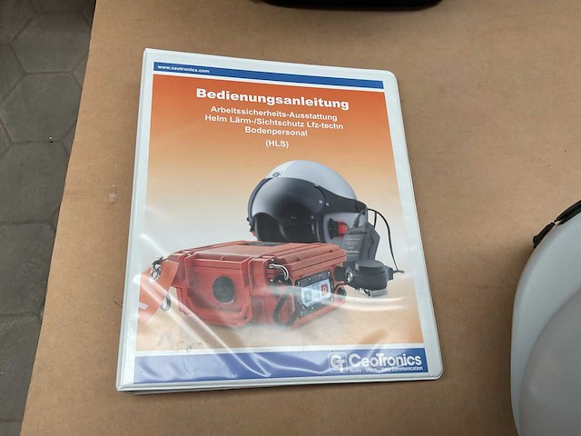 Military pilot helmet - afbeelding 6 van  8