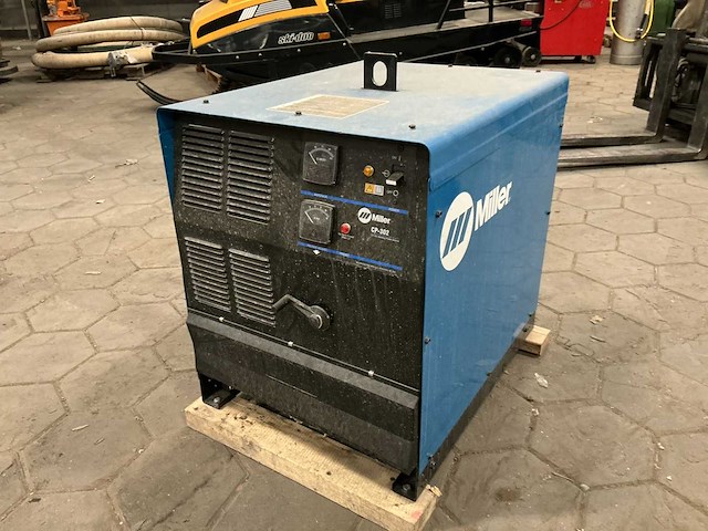 Miller cp302 lasmachine - afbeelding 1 van  6