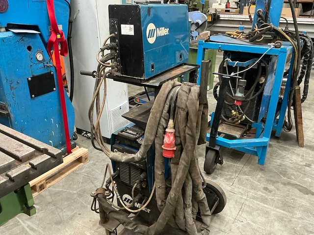 Miller xmt304 mig lasapparaat - afbeelding 1 van  8