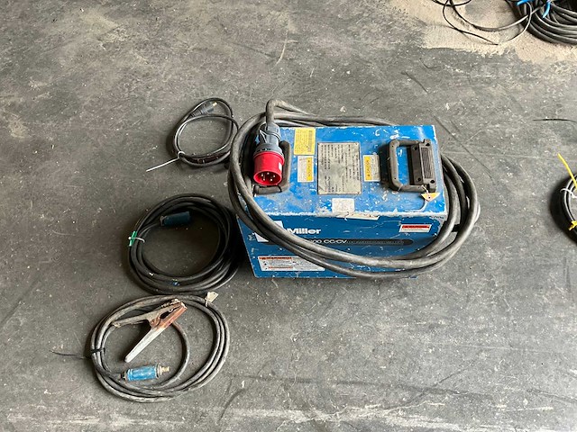 Miller xmtc 300 cc/cv elektrode lasapparaat - afbeelding 1 van  6