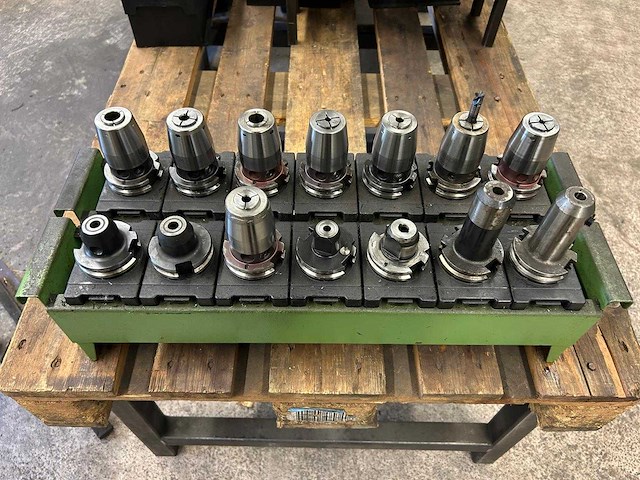 Milling machine tools (14x) - afbeelding 1 van  8