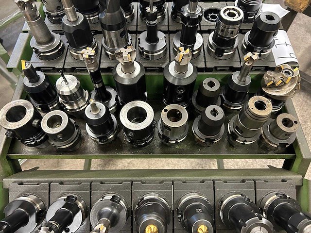 Milling machine tools (16x) - afbeelding 1 van  8