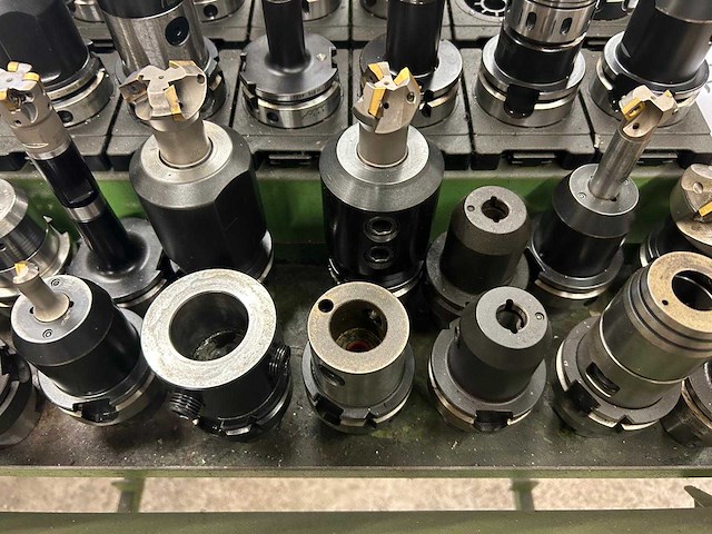 Milling machine tools (16x) - afbeelding 3 van  7