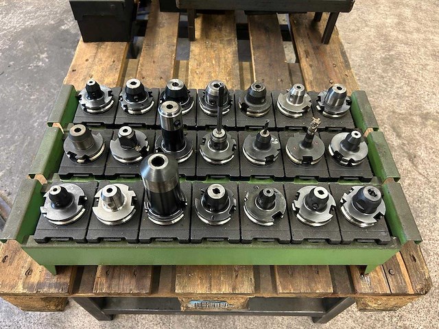 Milling machine tools (21x) - afbeelding 1 van  8