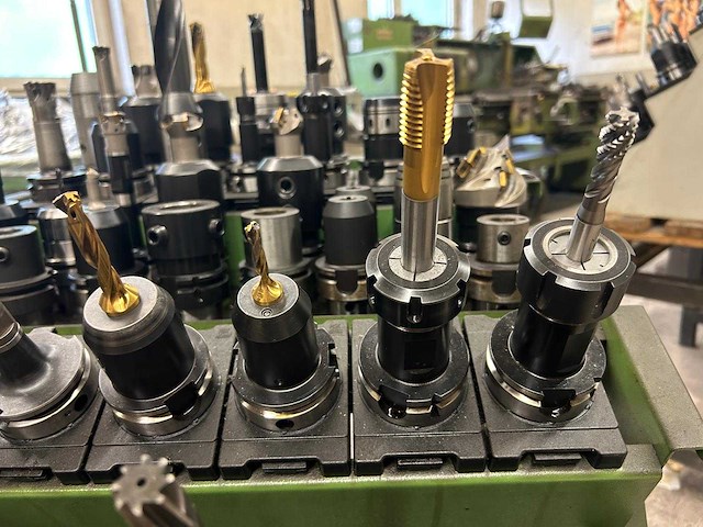 Milling machine tools (21x) - afbeelding 5 van  15