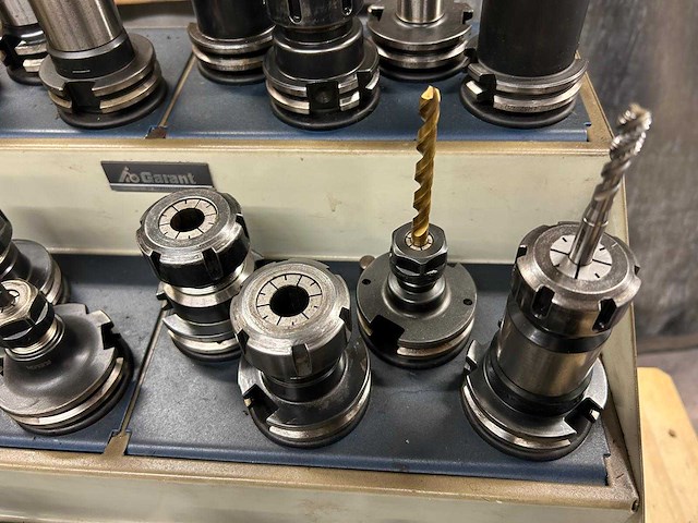 Milling machine tools (24x) - afbeelding 9 van  12