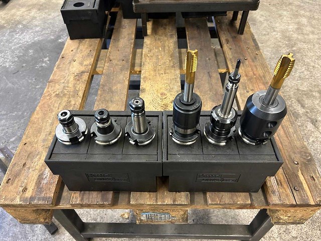 Milling machine tools (6x) - afbeelding 1 van  8