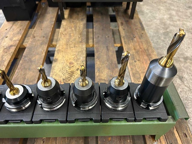 Milling machine tools (7x) - afbeelding 7 van  8